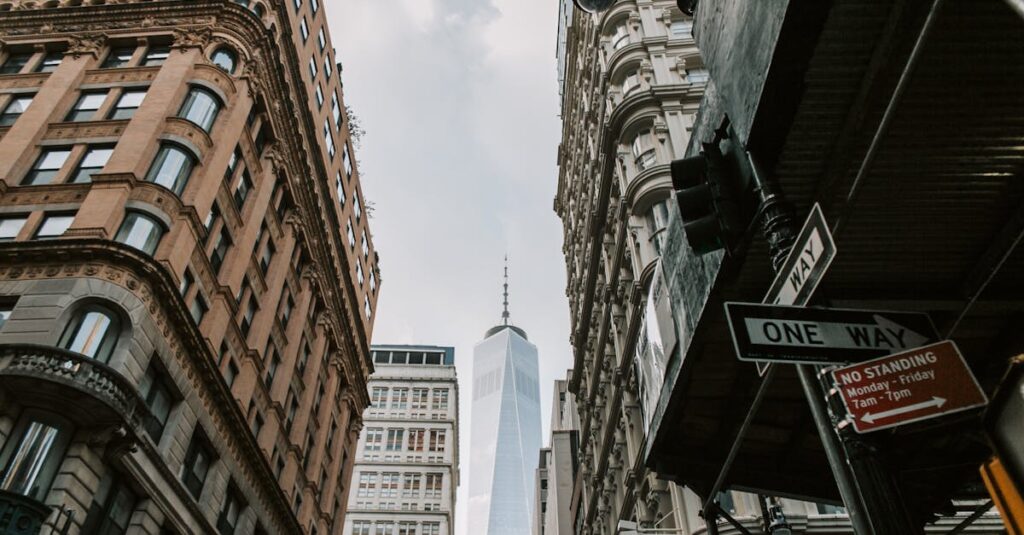 Analysis: Bitcoin hits one-month high near $72,000 as haven demand rises