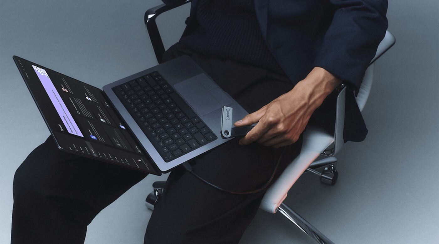 laptop_ledger_1920x1080